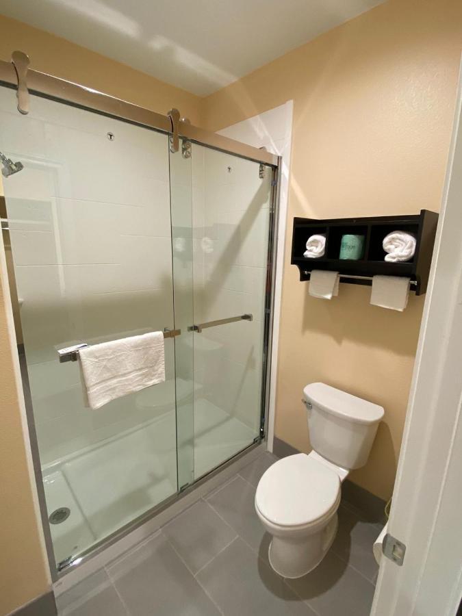 Scottish Inn & Suites Houston Willowbrook Bagian luar foto